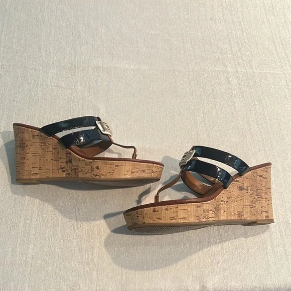 Tommy Hilfiger Women’s Wedges w/ Black Strap Size 9 Amazing condition - Picture 6 of 15